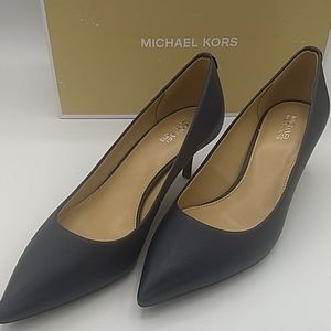 Michael Kors Flex Kitten Pumps